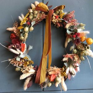 Ghirlanda di fiori secchi